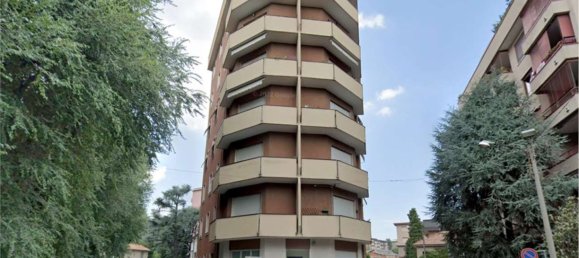 4 bedrooms Apartment in Saronno, Italy No. 363533 3