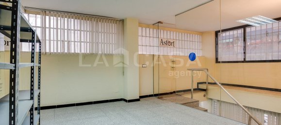 Propriété commerciale à Cornella De Llobregat, Spain 551m² No. 169418 57