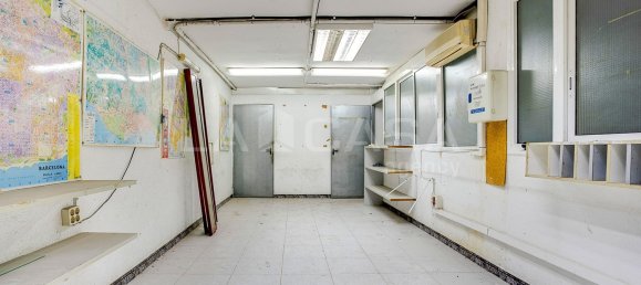 Propriété commerciale à Cornella De Llobregat, Spain 551m² No. 169418 34