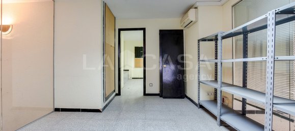 Propriété commerciale à Cornella De Llobregat, Spain 551m² No. 169418 40
