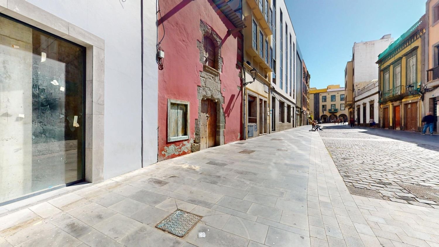 121m² Commercial property in Las Palmas De Gran Canaria, Spain No. 100439