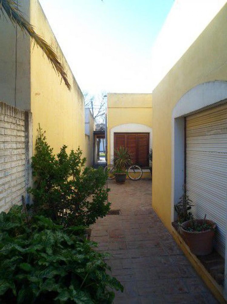 3 bedrooms House in Coronel Suarez, Argentina No. 12