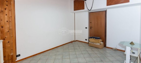 5 rooms Apartment in Santena, Italy No. 111007 10