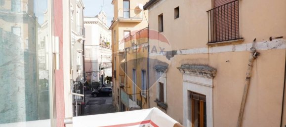 4 bedrooms Apartment in Adrano, Italy No. 106051 4