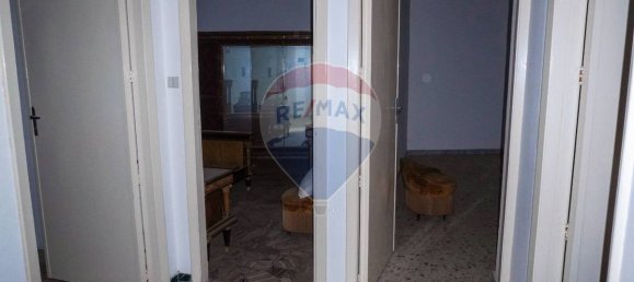 4 bedrooms Apartment in Adrano, Italy No. 106051 15