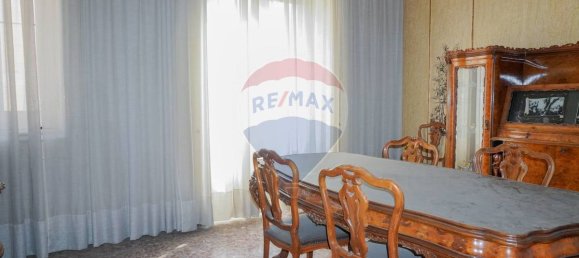 4 bedrooms Apartment in Adrano, Italy No. 106051 3