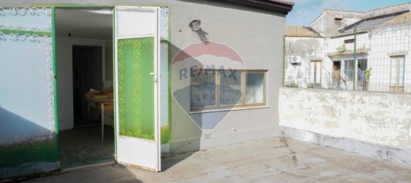 4 bedrooms Apartment in Adrano, Italy No. 106051 28