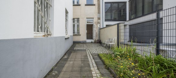 Здание с 5 спальнями в Нойс, Германия № 359805 3