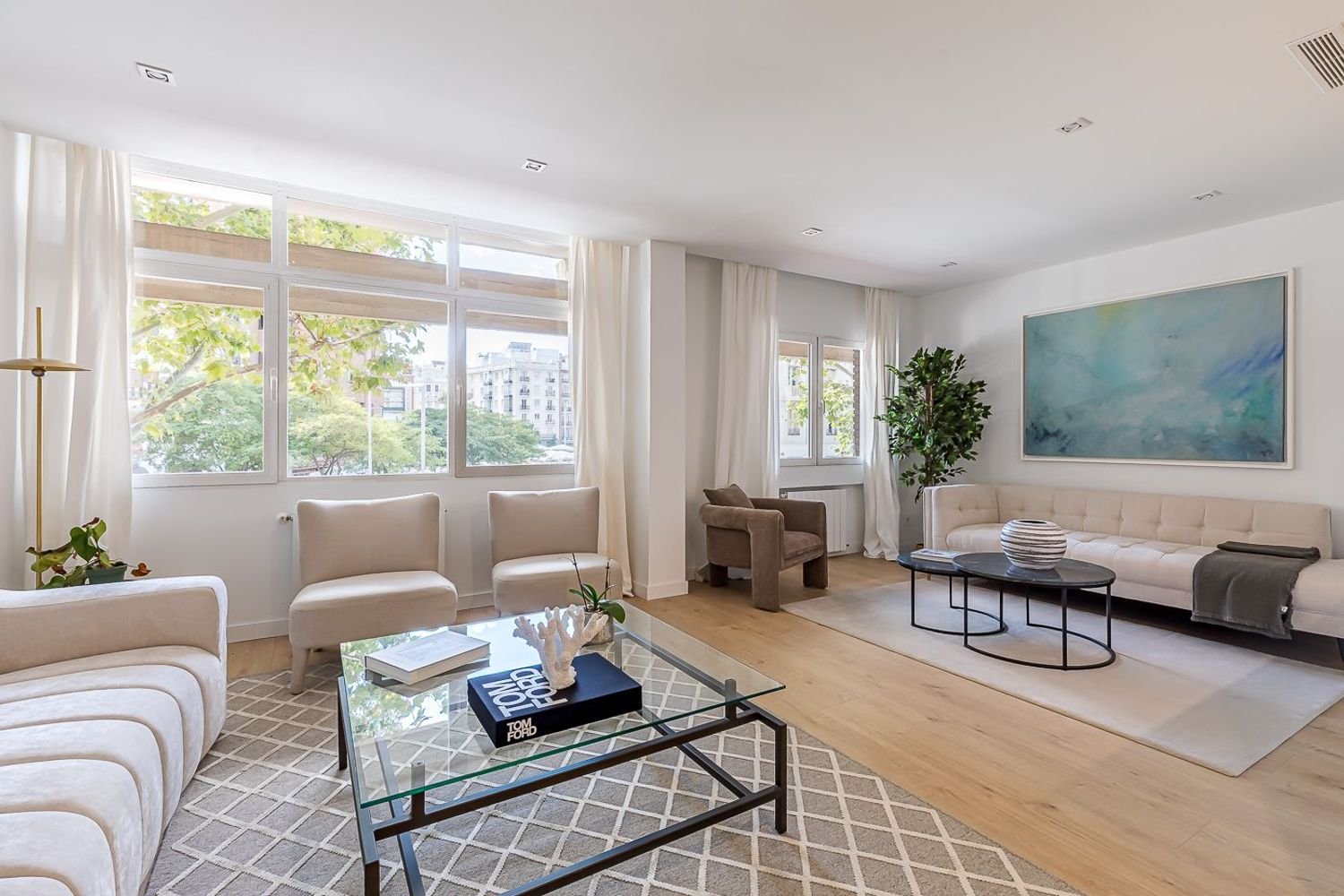 4 bedrooms Apartment in Madrid, Spain No. 213858