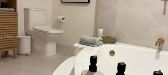 2 chambres propriété commerciale à vendre à Miami, Miami-Dade, Florida, USA № 615760 19