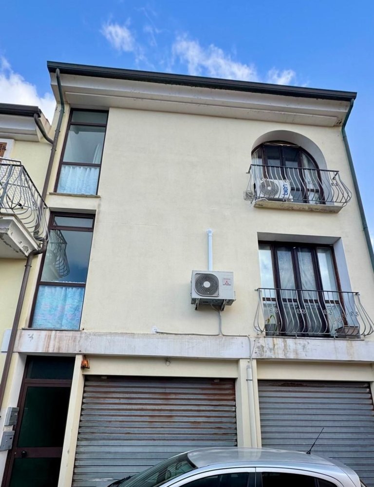 Apartamento de 3 dormitorios en Valledoria, Italy No. 319297