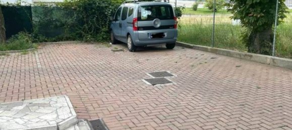 80m² Warehouse in Modena, Italy No. 315785 4