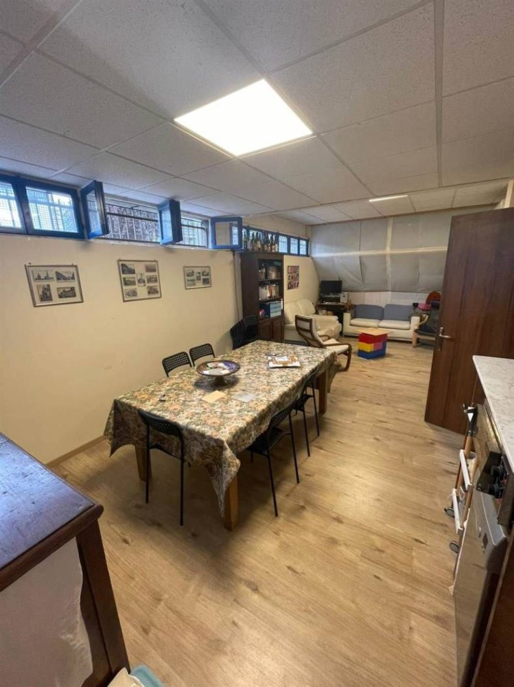 80m² Warehouse in Modena, Italy No. 315785