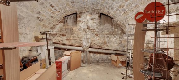 Propiedad comercial en Paris, France No. 145209 8