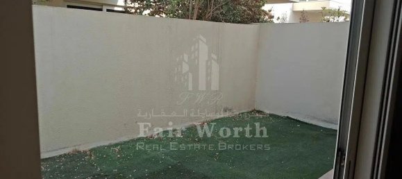 Вилла с 3 спальнями в International City, ОАЭ № 1004 7