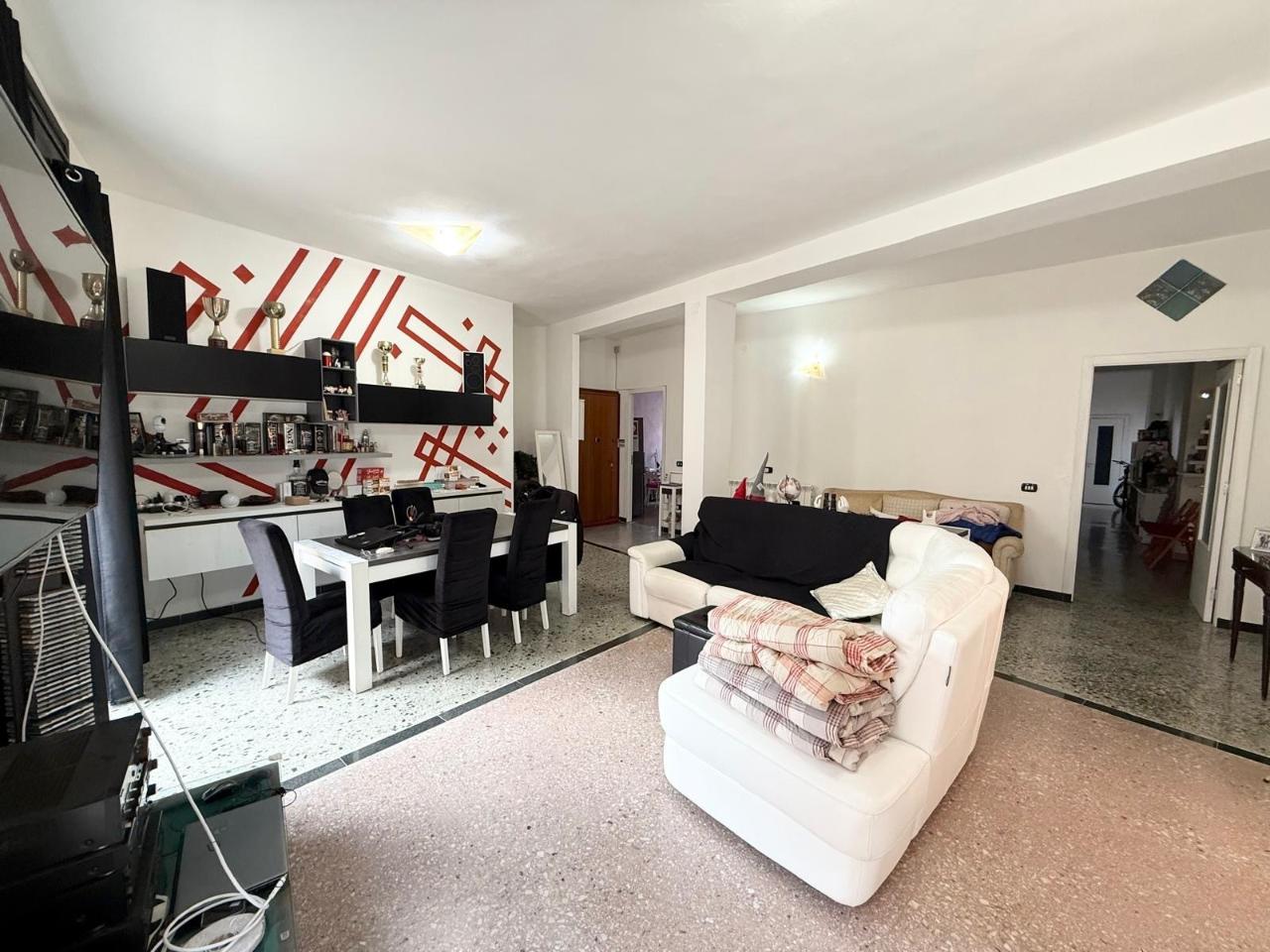 Apartamento de 3 habitaciónes en Cagliari, Italy No. 14737