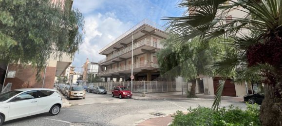 Apartamento de 4 divisões em Cerignola, Italy N.º 34049 2