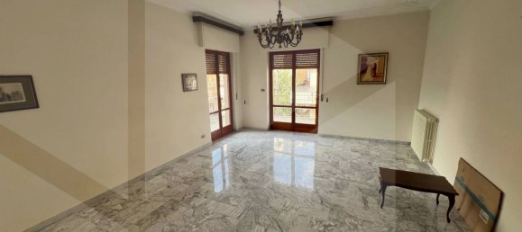 Apartamento de 4 divisões em Cerignola, Italy N.º 34049 30