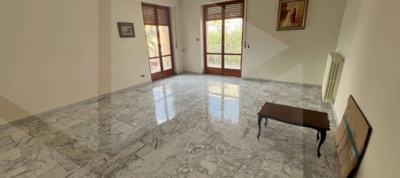 Apartamento de 4 divisões em Cerignola, Italy N.º 34049 34