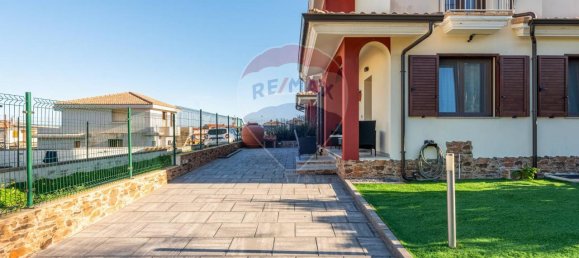 Villa de 4 habitaciónes en Capoterra, Italy No. 28327 2