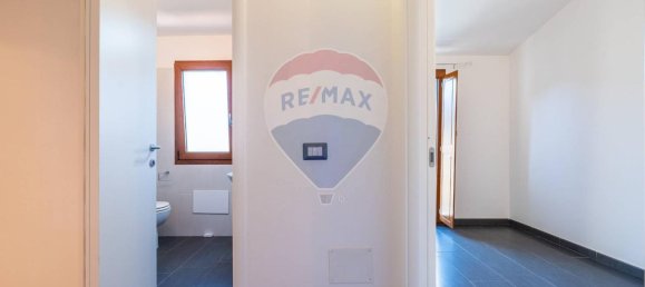 Villa de 4 habitaciónes en Capoterra, Italy No. 28327 25