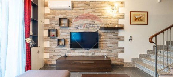 Villa de 4 habitaciónes en Capoterra, Italy No. 28327 10