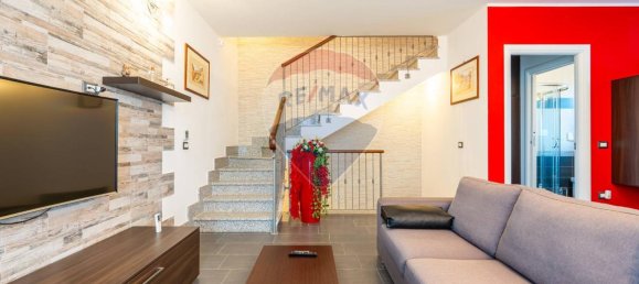 Villa de 4 habitaciónes en Capoterra, Italy No. 28327 46