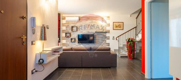 Villa de 4 habitaciónes en Capoterra, Italy No. 28327 9