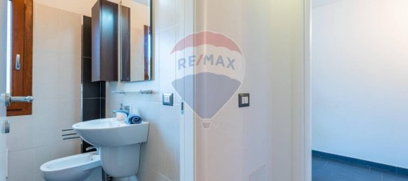 Villa de 4 habitaciónes en Capoterra, Italy No. 28327 40