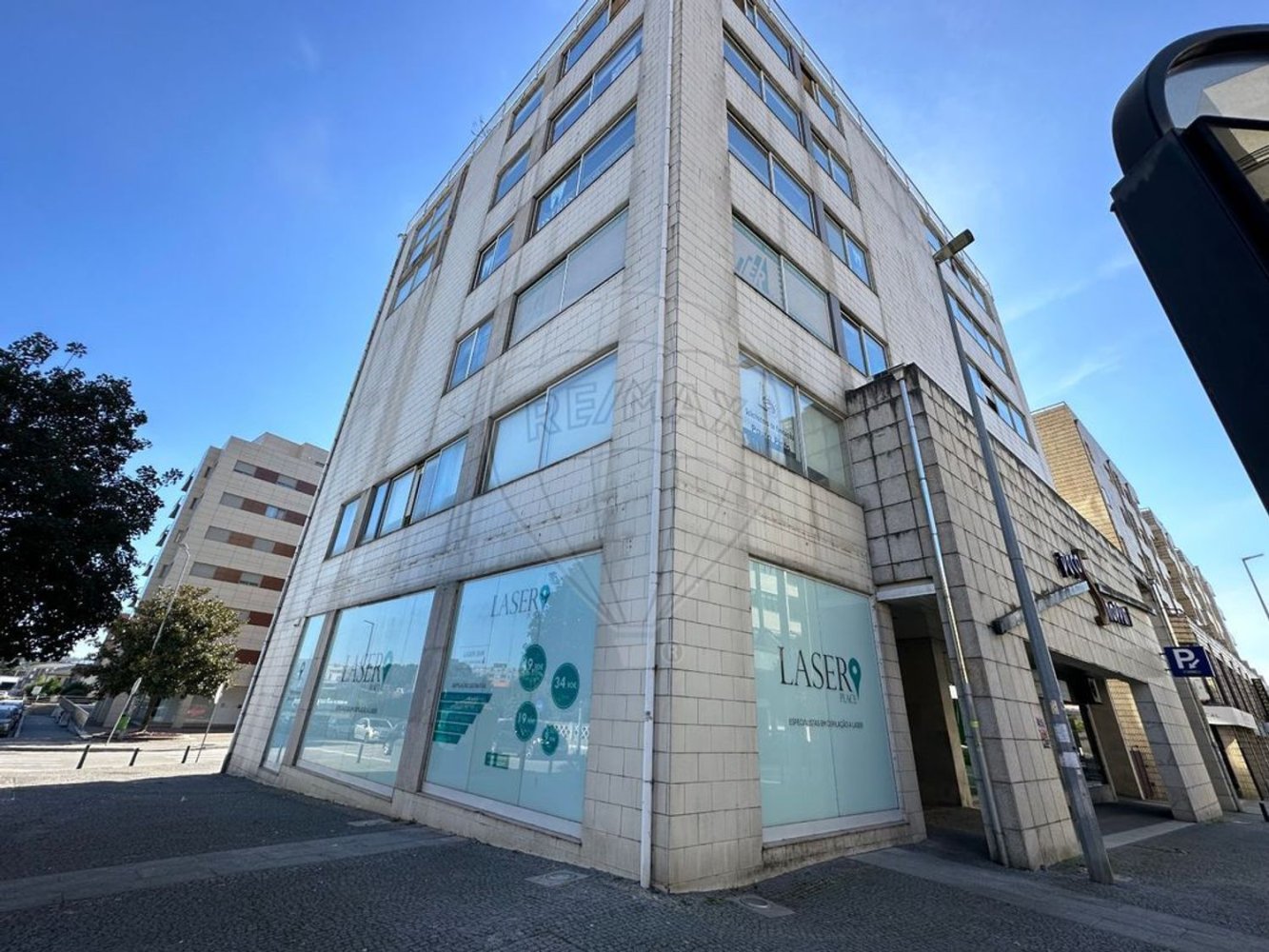 Gewerbliche Immobilie in Pacos de Ferreira, Portugal 86m², Nr. 42912