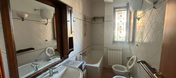 4 bedrooms Apartment in Morlupo, Italy No. 371518 17