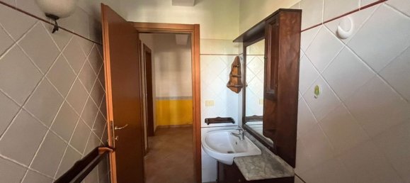 4 bedrooms Apartment in Morlupo, Italy No. 371518 18