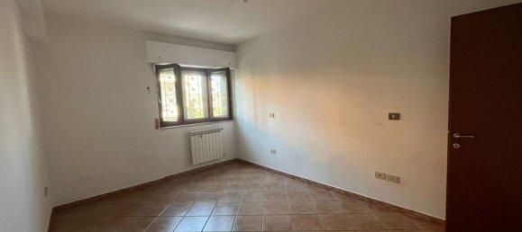 4 bedrooms Apartment in Morlupo, Italy No. 371518 7