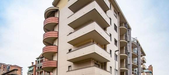 5 bedrooms Apartment in Turin, Italy No. 372021 12