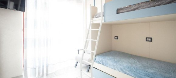 5 bedrooms Apartment in Turin, Italy No. 372021 6