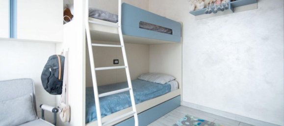 5 bedrooms Apartment in Turin, Italy No. 372021 5