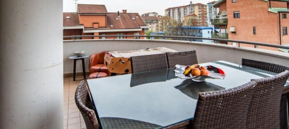 5 bedrooms Apartment in Turin, Italy No. 372021 18