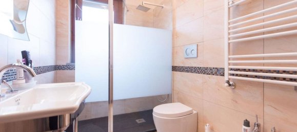 5 bedrooms Apartment in Turin, Italy No. 372021 21