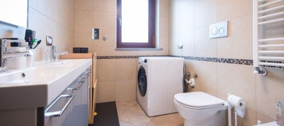 5 bedrooms Apartment in Turin, Italy No. 372021 3