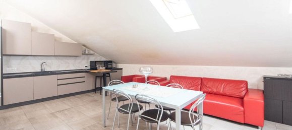 5 bedrooms Apartment in Turin, Italy No. 372021 9