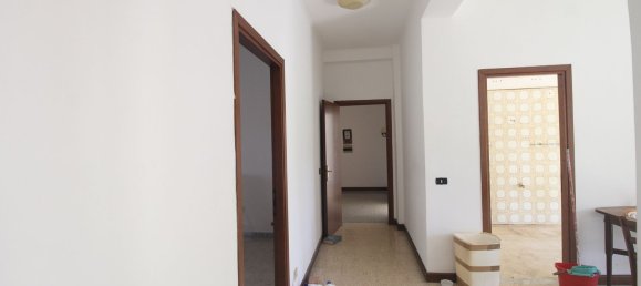 5 bedrooms Apartment in Rome, Italy No. 335186 9