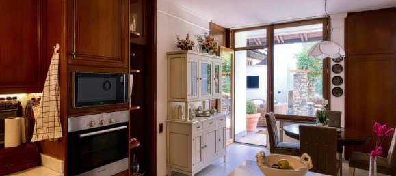 4 bedrooms Villa in Colverde, Italy No. 320762 20