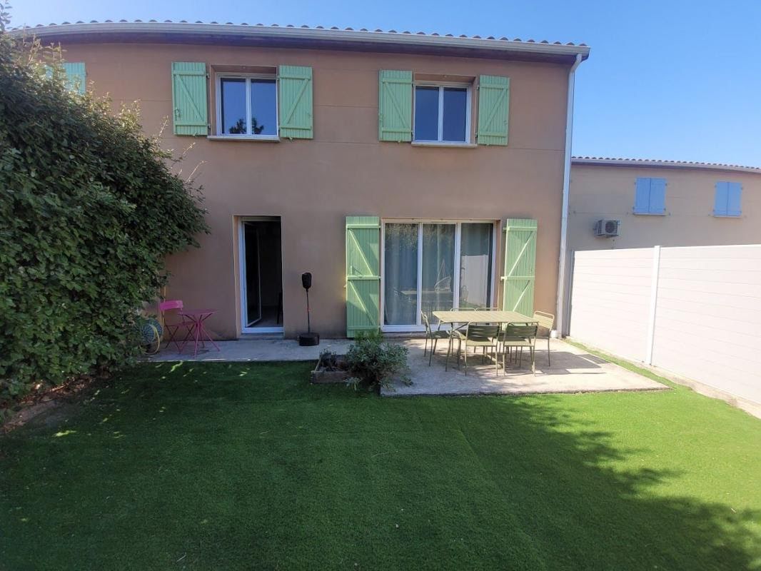 3 bedrooms Villa in Morieres-les-Avignon, France No. 295055