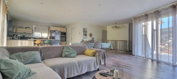 3 bedrooms Villa in Aubenas, France No. 206645 3