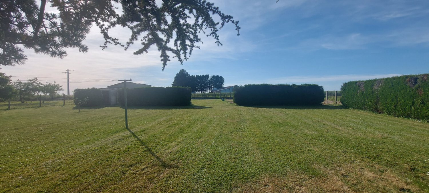 Grundstück in Maintenon, France, Nr. 73179