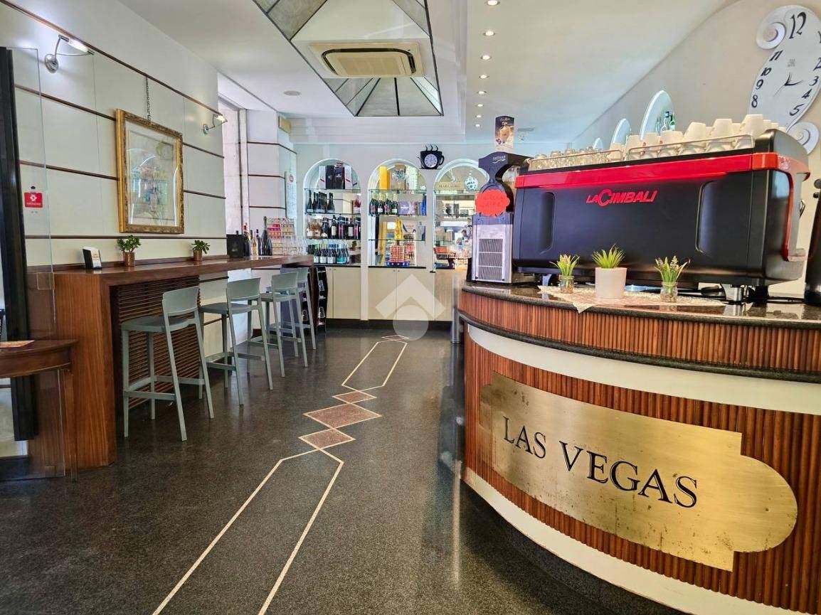 Gewerbliche Immobilie in Giulianova, Italy 94m², Nr. 285765