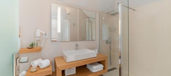 Дом с 3 спальнями в Фуншал, Португалия № 146367 9