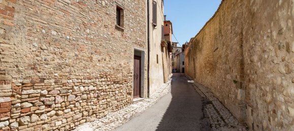 Casa de 6 habitaciónes en Montefalco, Italy No. 131268 4