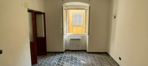 4 rooms Apartment in Sarzana, Italy No. 76602 7