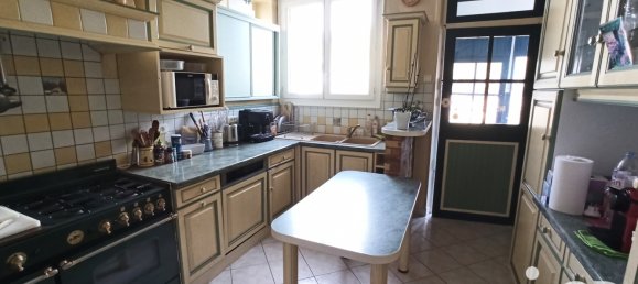 5 bedrooms House in Dreux, France No. 251259 7